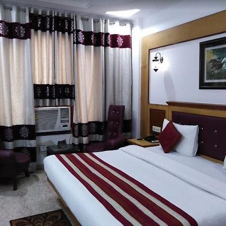 דלהי Tjs Royal Hotel מראה חיצוני תמונה