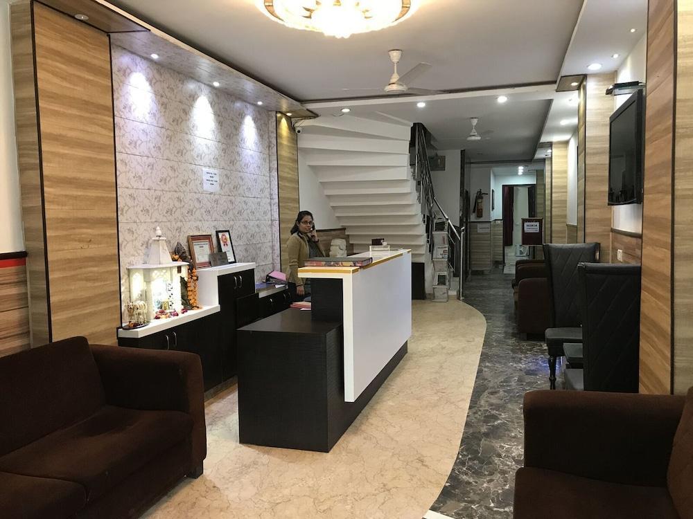 דלהי Tjs Royal Hotel מראה חיצוני תמונה
