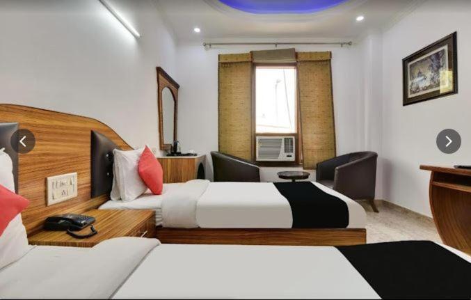 דלהי Tjs Royal Hotel מראה חיצוני תמונה
