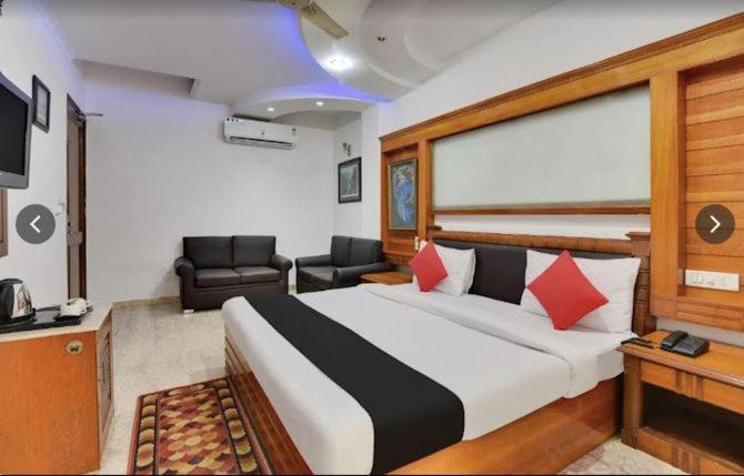 דלהי Tjs Royal Hotel מראה חיצוני תמונה