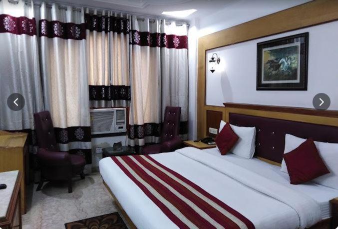 דלהי Tjs Royal Hotel מראה חיצוני תמונה
