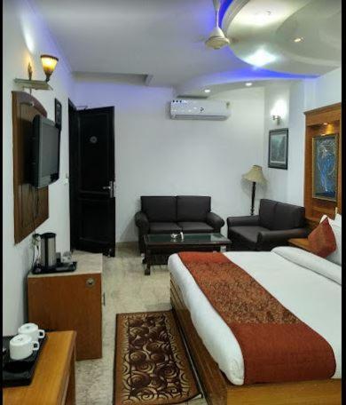 דלהי Tjs Royal Hotel מראה חיצוני תמונה