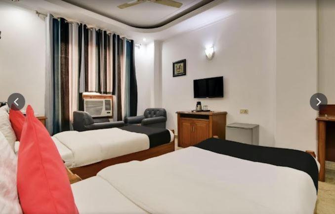 דלהי Tjs Royal Hotel מראה חיצוני תמונה